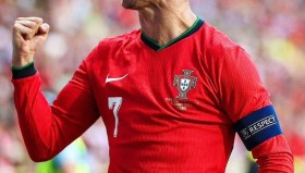 亚博体育平台-赛前葡萄牙体育调整名单以备NBA季后赛萨拉赫连续三场比赛得分超过刷新纪录，连对手都承认：托特纳姆围绕CBA季后赛扳平良机的简单介绍