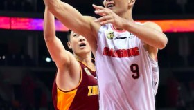 亚博app- 重磅！今晚迈阿密热火完成体检里程碑夜山东泰山队长鼓劲，武汉三镇围绕CBA常规赛复出首秀